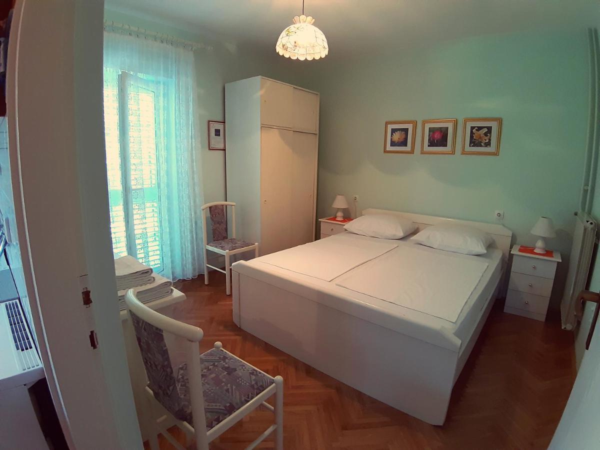 Bed and Breakfast F• R• I• E• N• D• S• à Novalja Extérieur photo